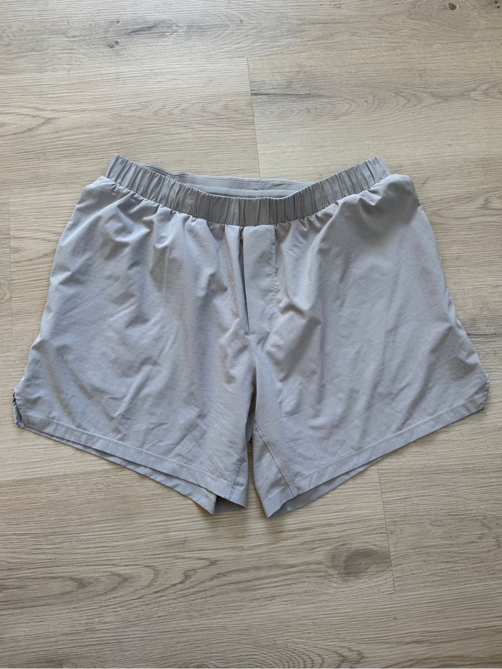 lululemon athletica Men's Light Gray Athletic Shorts